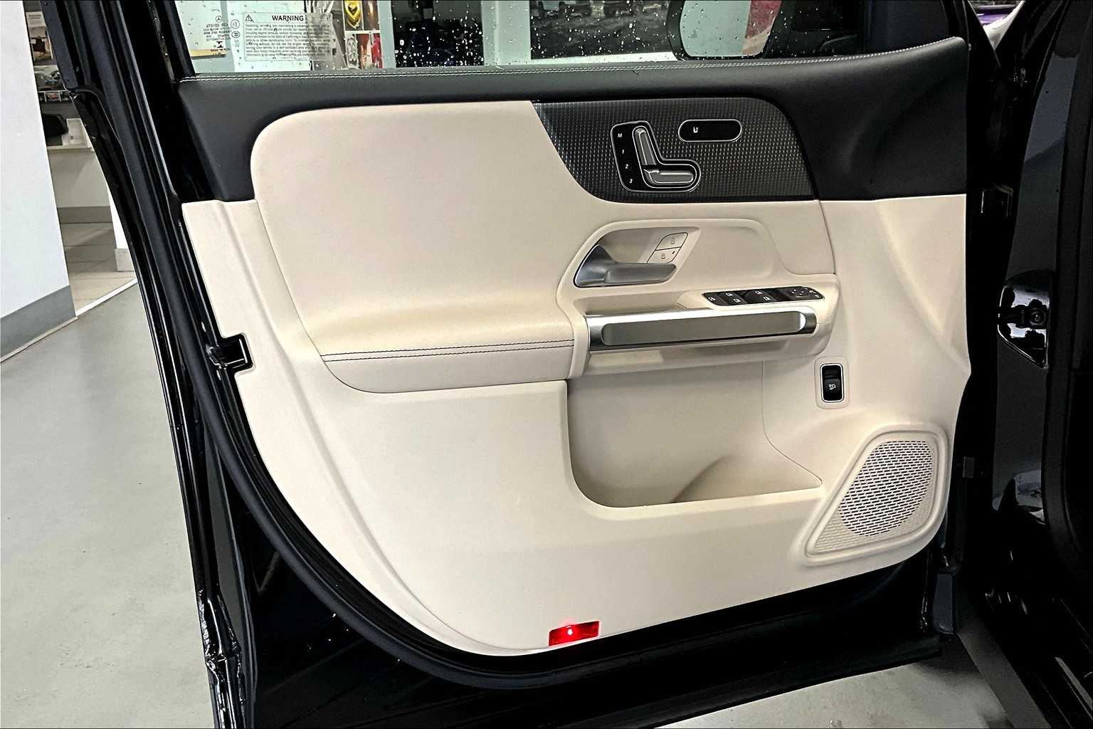 2021 Mercedes-Benz GLB GLB 250 - Photo 9