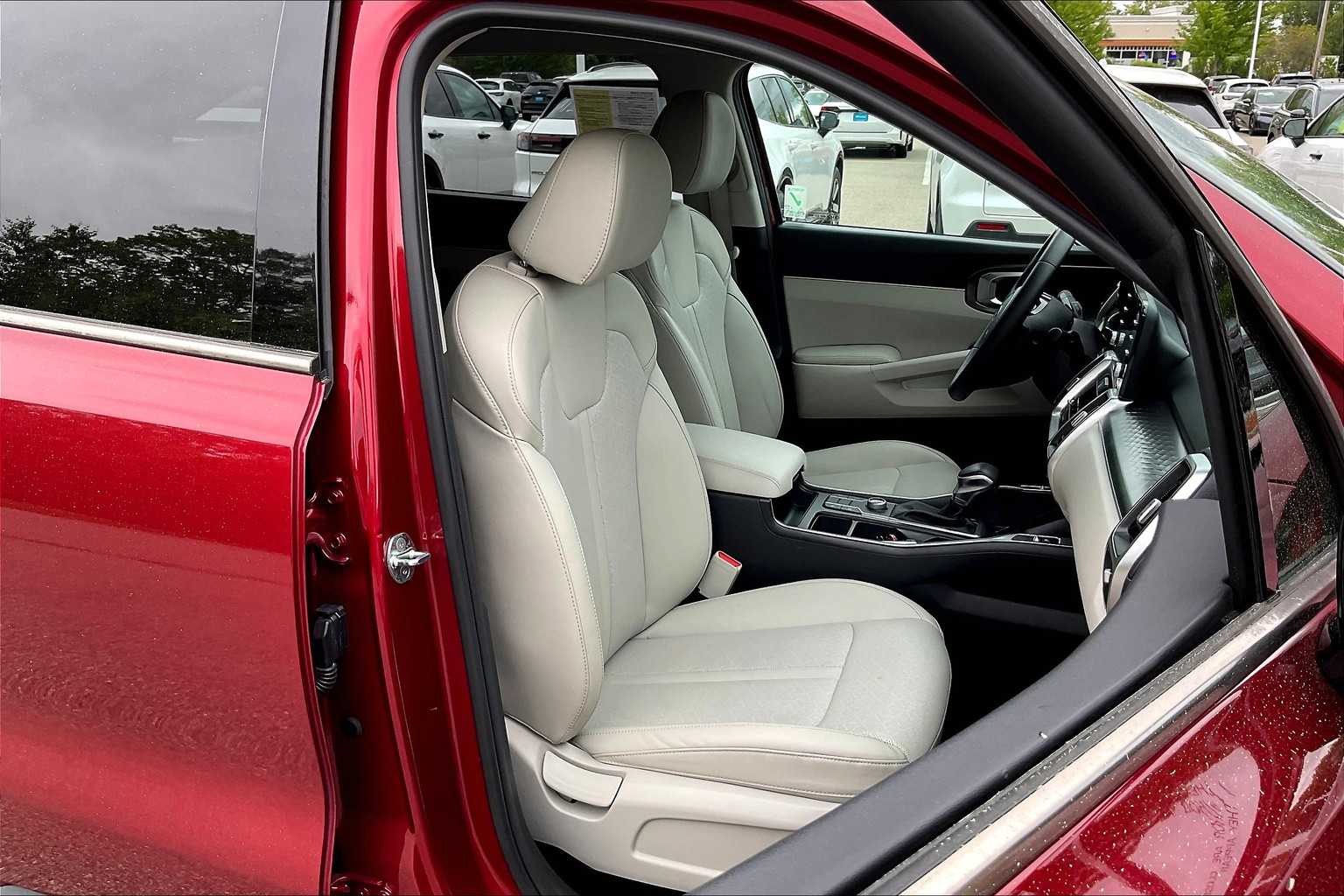2021 Kia Sorento S - Photo 11