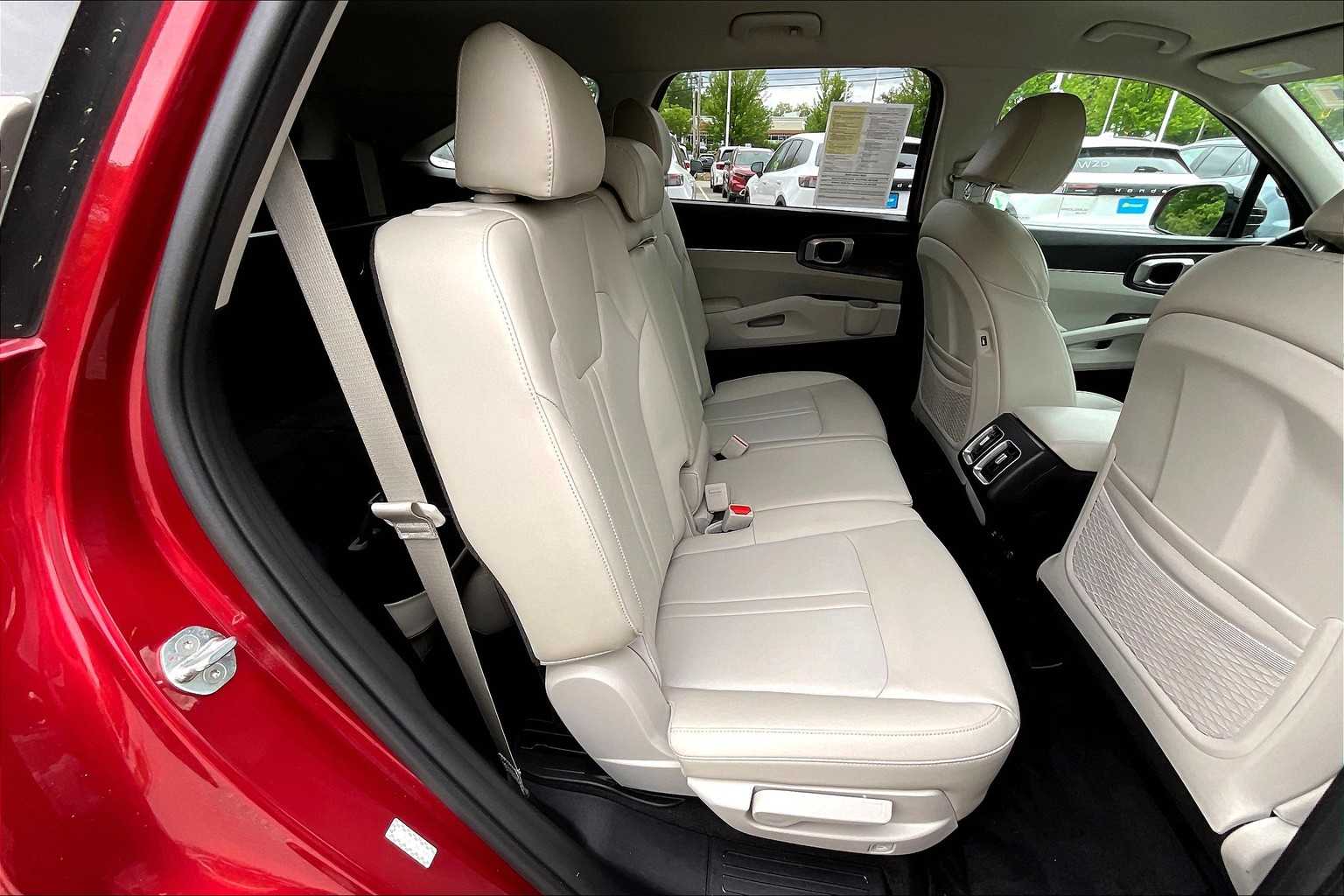 2021 Kia Sorento S - Photo 16