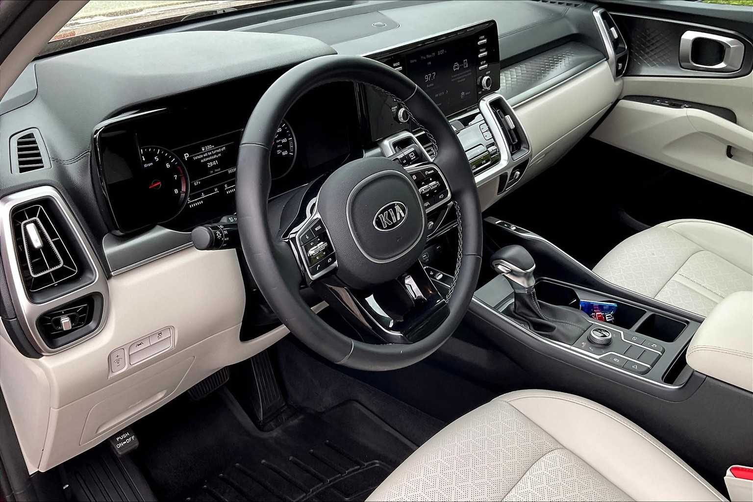2021 Kia Sorento S - Photo 8