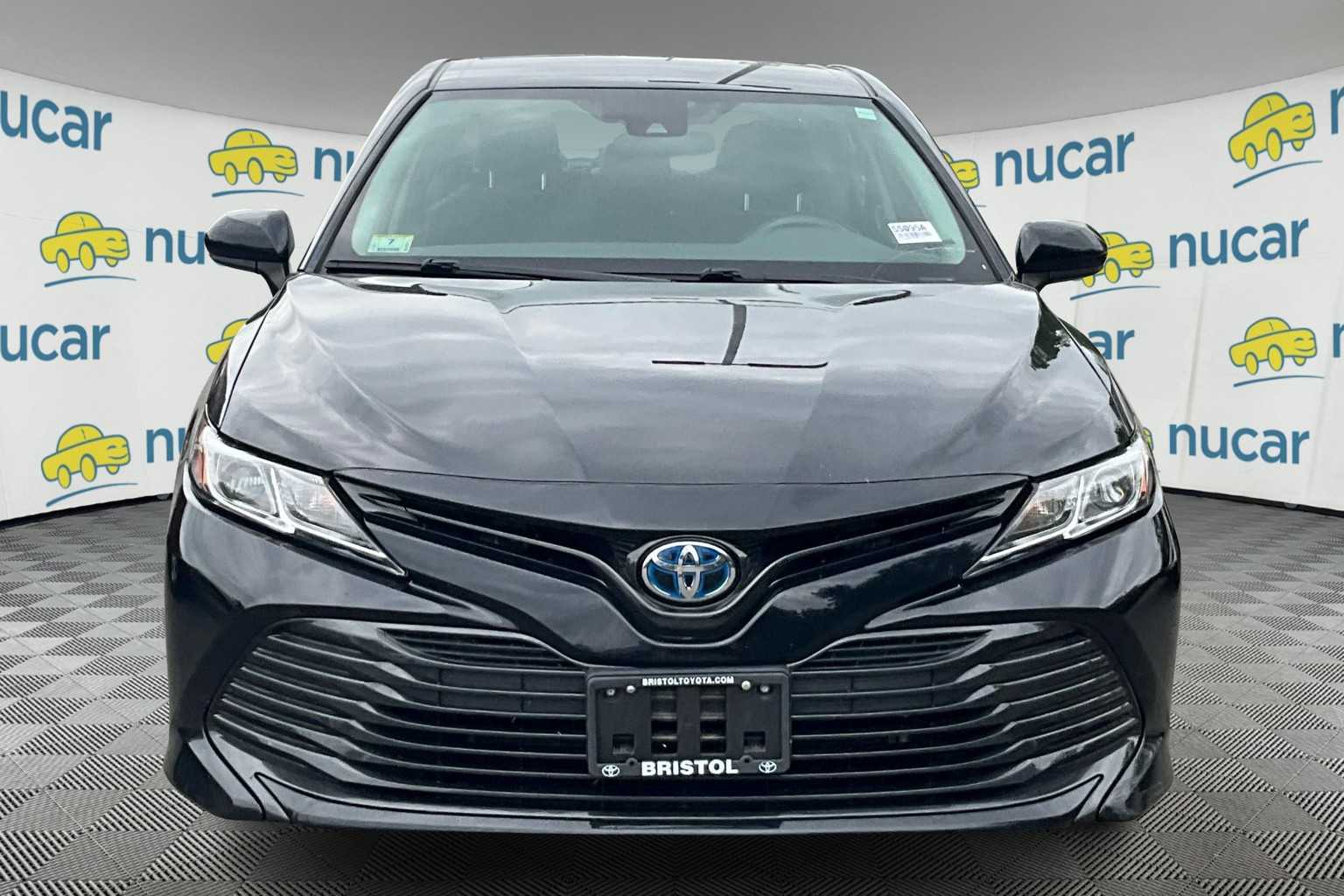 2020 Toyota Camry Hybrid LE - Photo 2