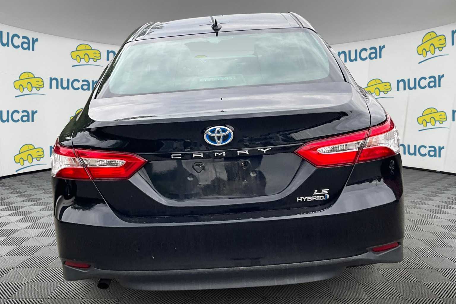 2020 Toyota Camry Hybrid LE - Photo 3