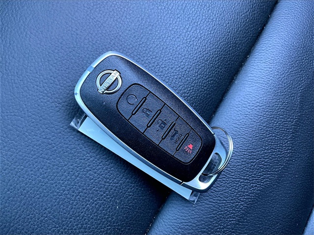 2023 Nissan Rogue SL - Photo 11