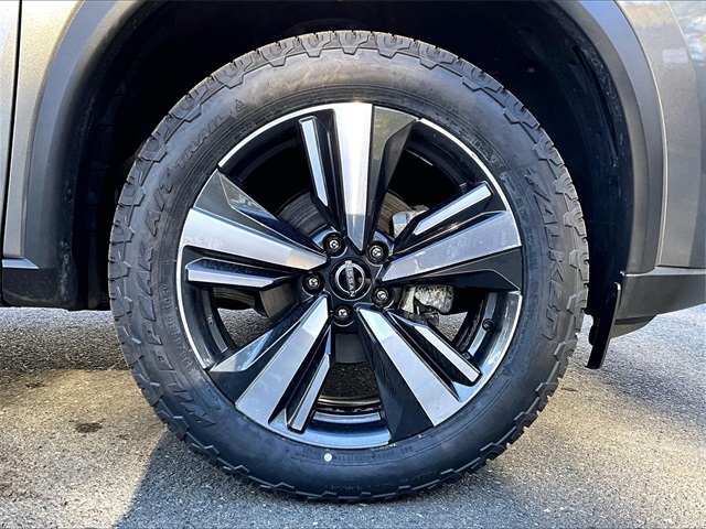 2023 Nissan Rogue SL - Photo 9