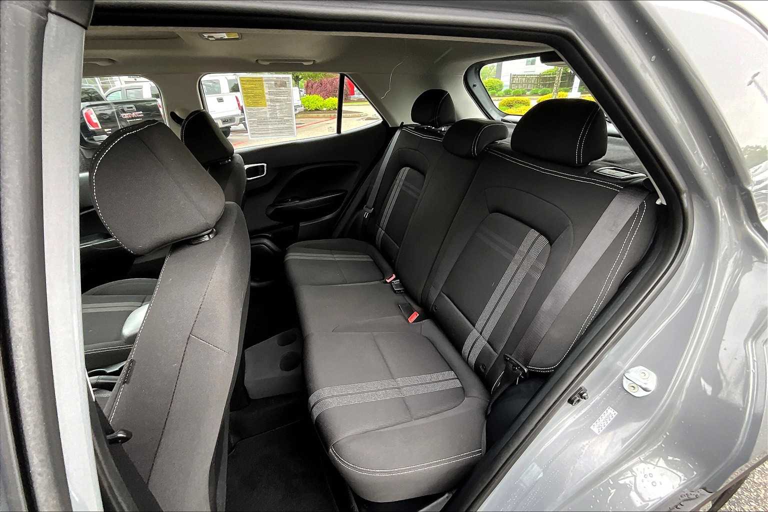 2022 Hyundai Venue SEL - Photo 15