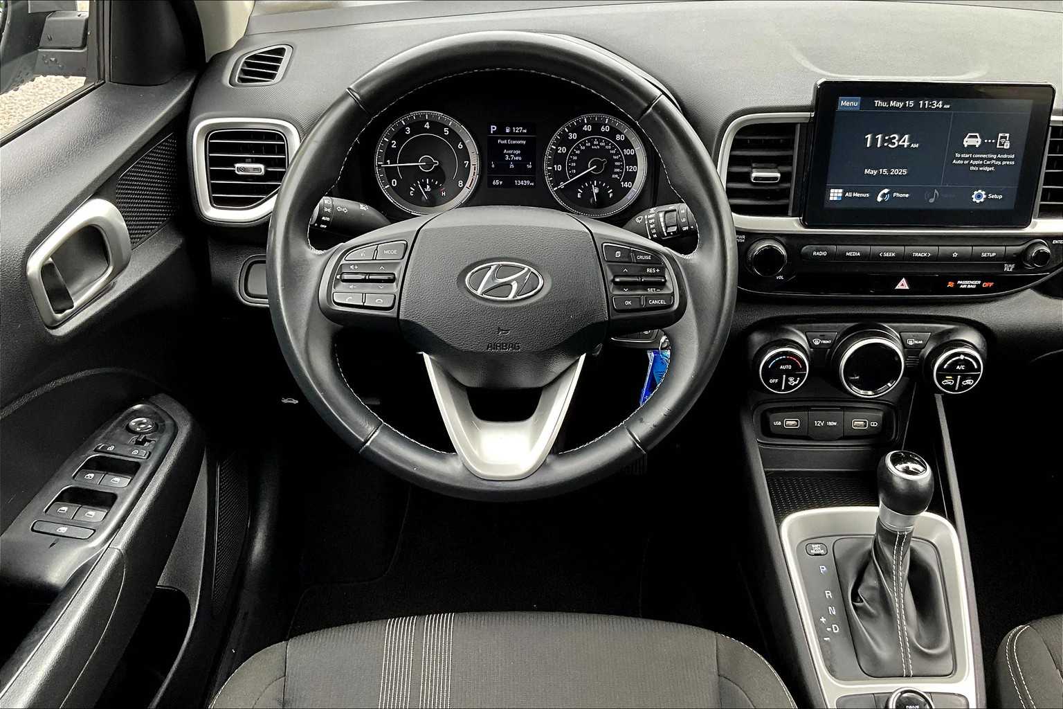 2022 Hyundai Venue SEL - Photo 17