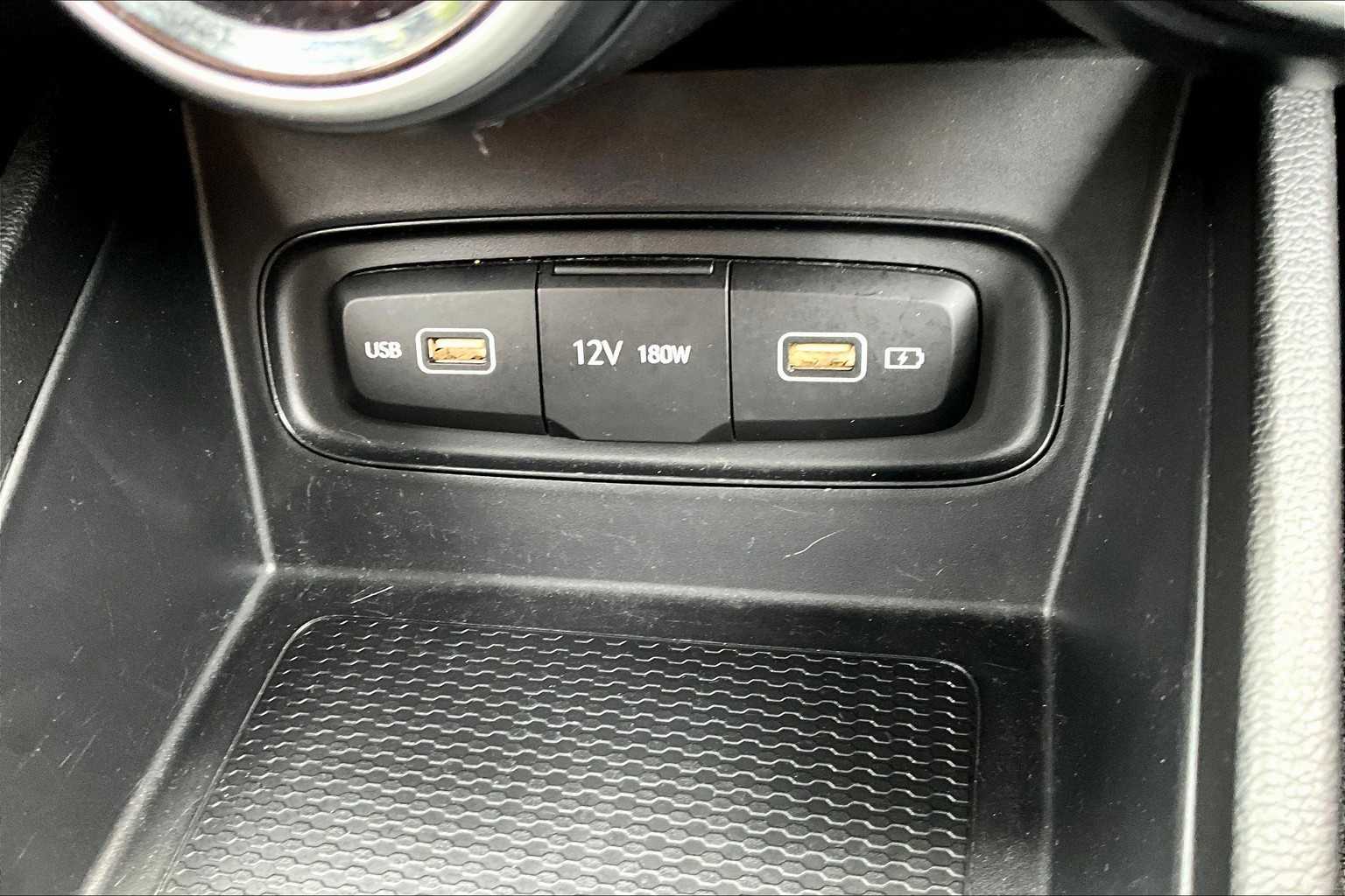2022 Hyundai Venue SEL - Photo 26