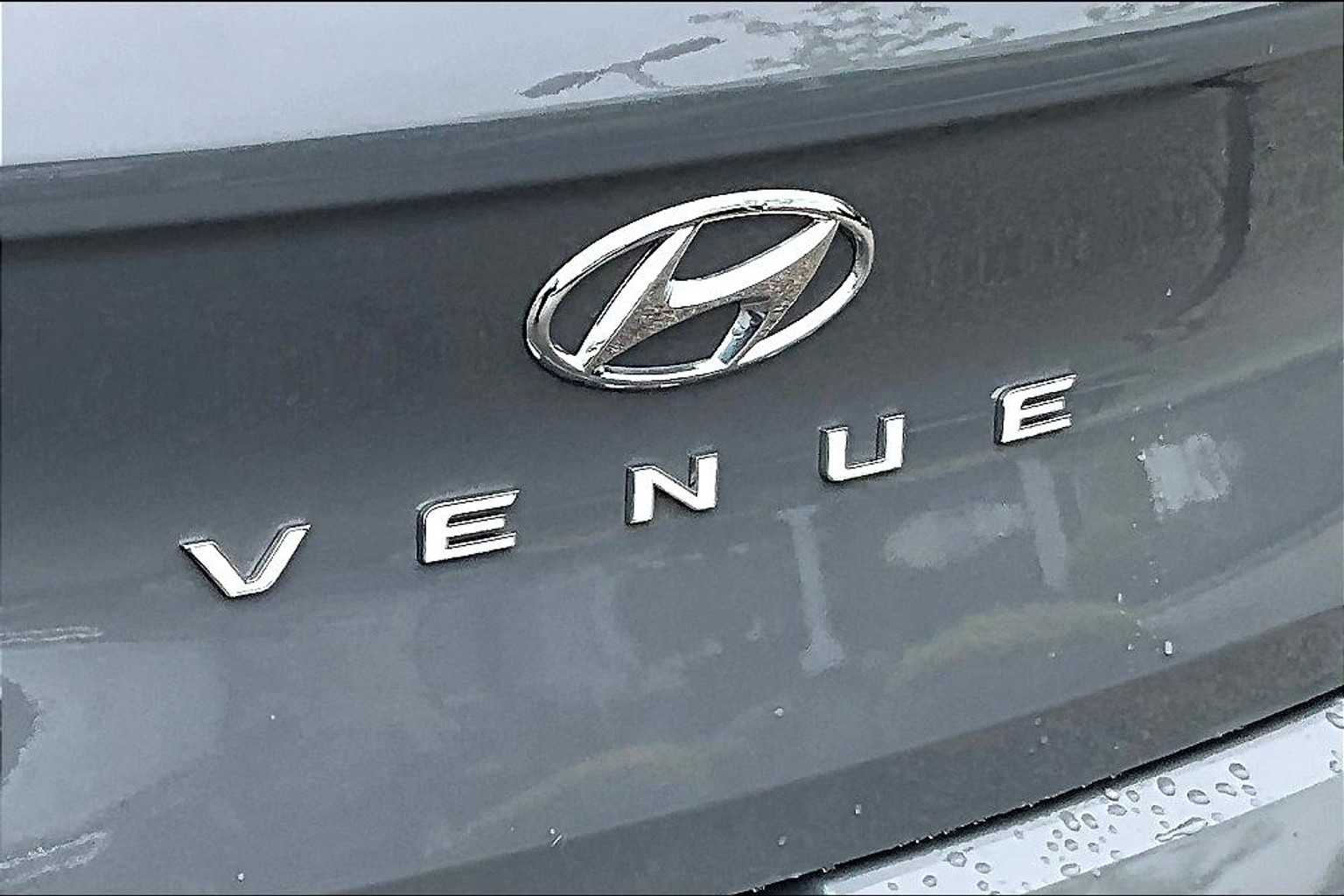 2022 Hyundai Venue SEL - Photo 28