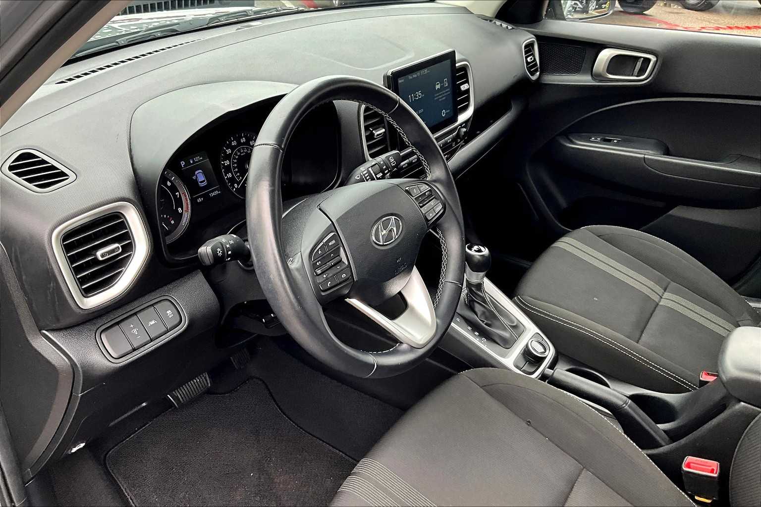 2022 Hyundai Venue SEL - Photo 8