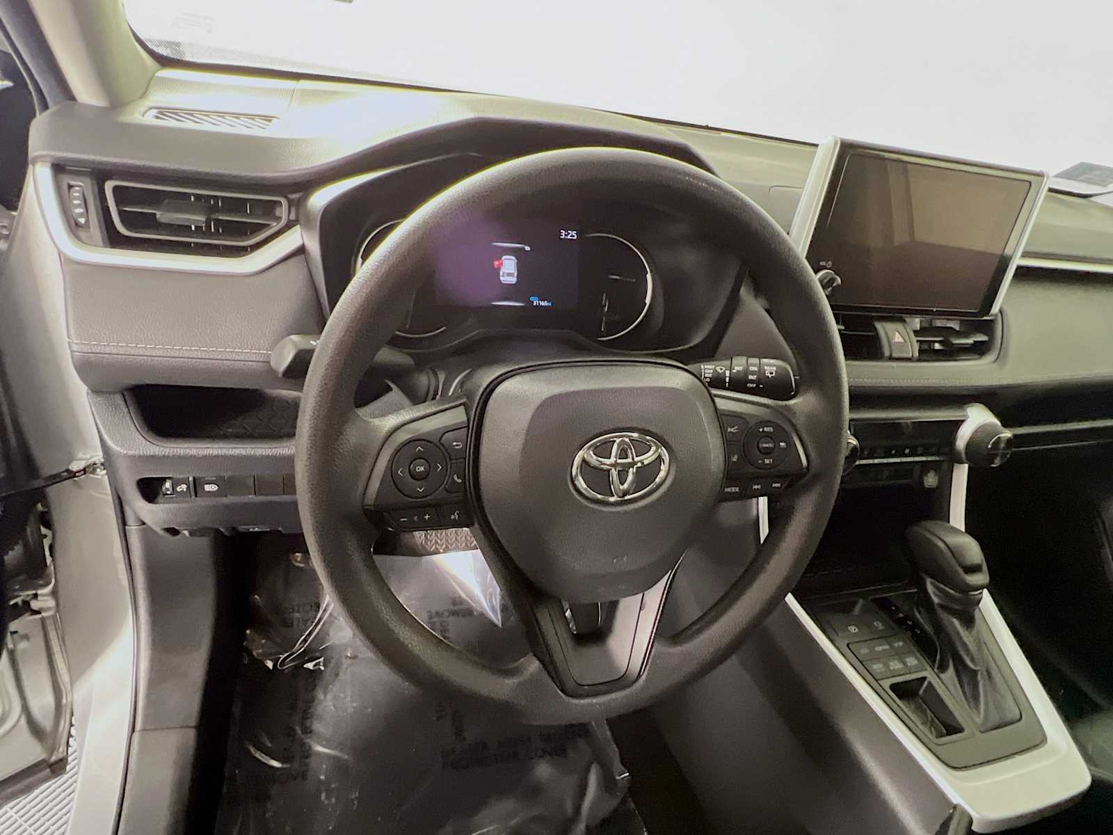 2023 Toyota RAV4 XLE - Photo 11
