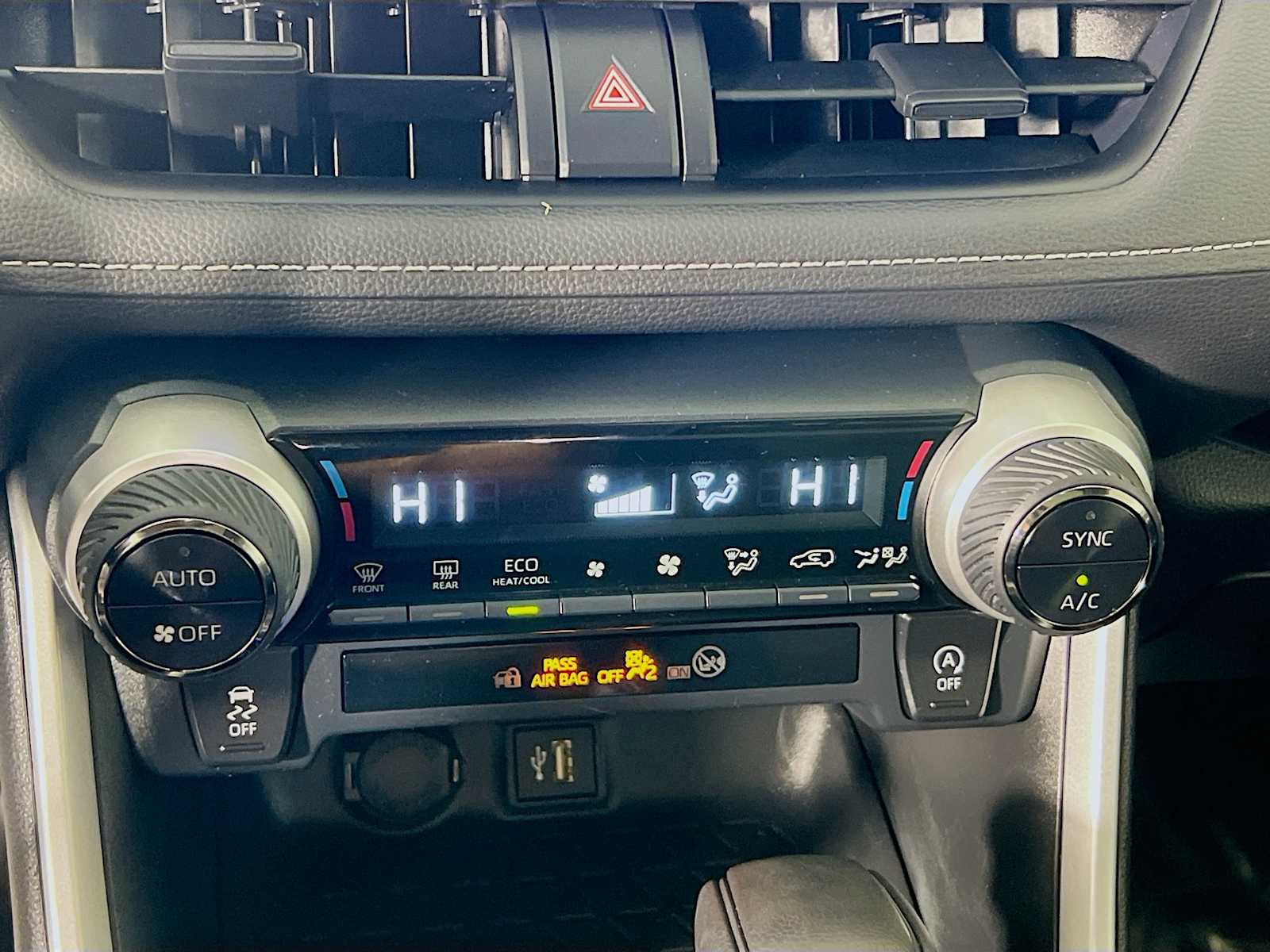 2023 Toyota RAV4 XLE - Photo 15