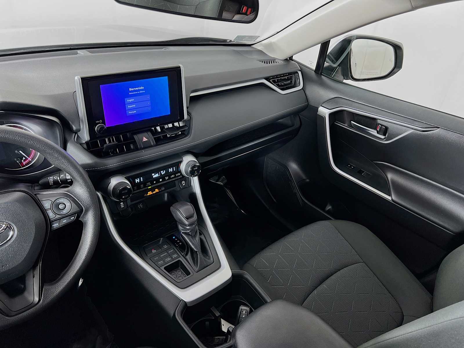 2023 Toyota RAV4 XLE - Photo 23