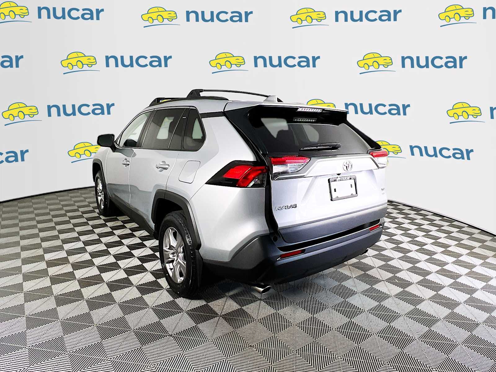 2023 Toyota RAV4 XLE - Photo 5
