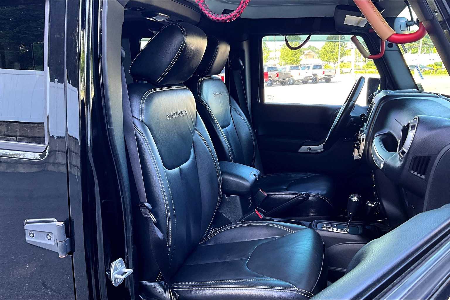 2017 Jeep Wrangler Unlimited Sahara - Photo 11