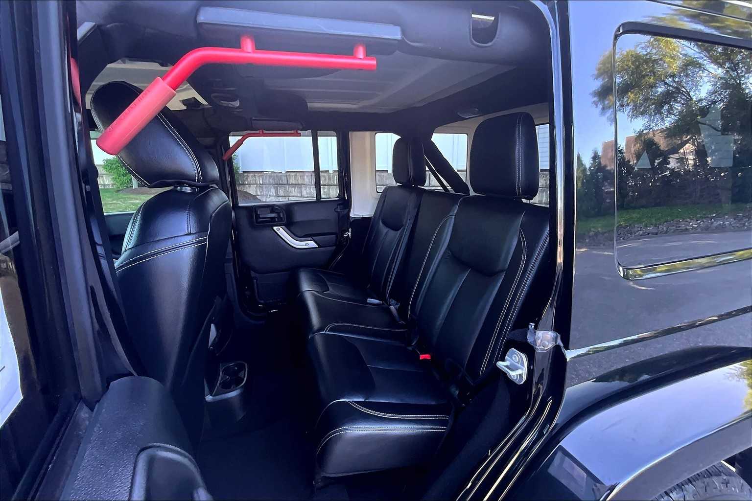 2017 Jeep Wrangler Unlimited Sahara - Photo 15
