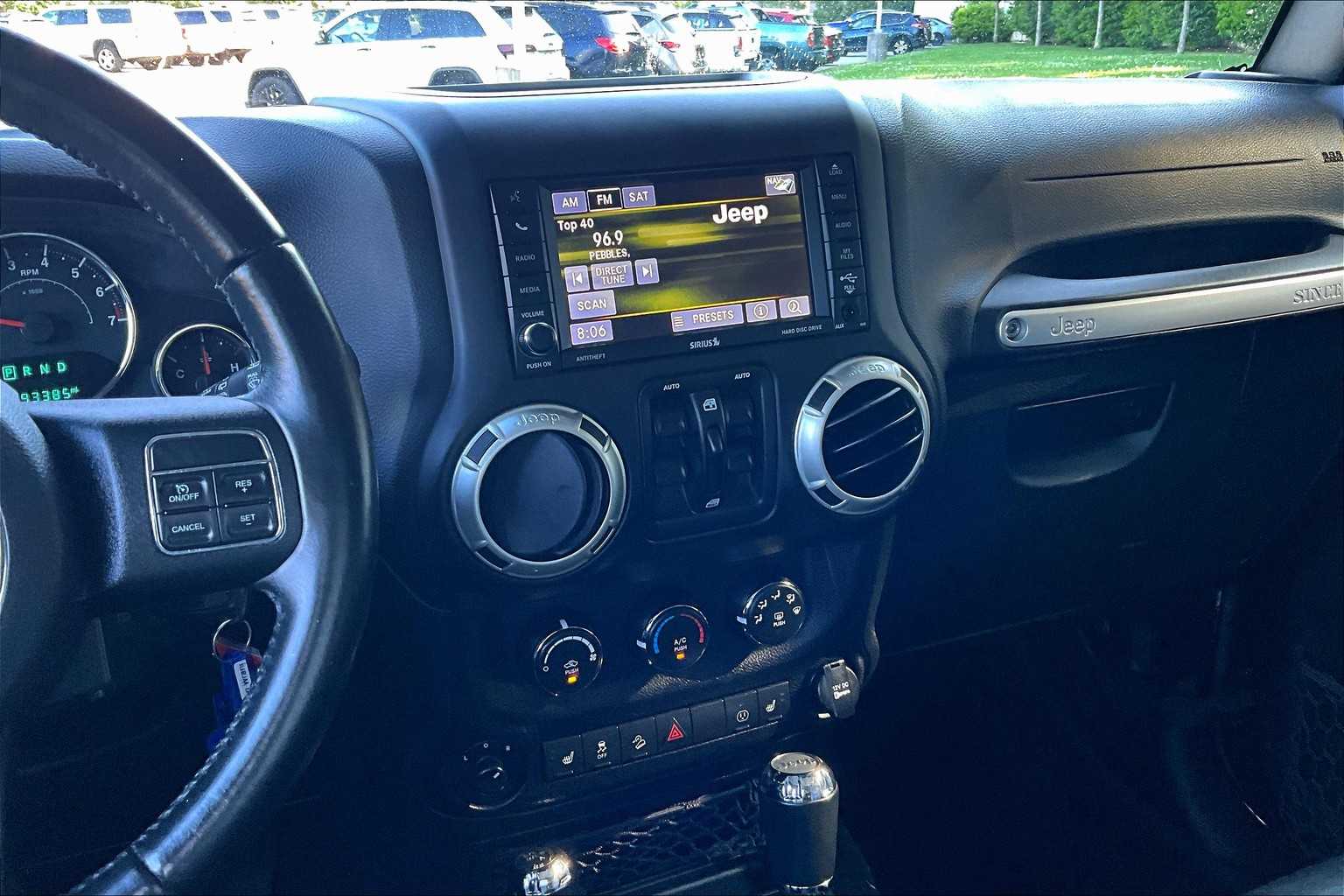 2017 Jeep Wrangler Unlimited Sahara - Photo 18