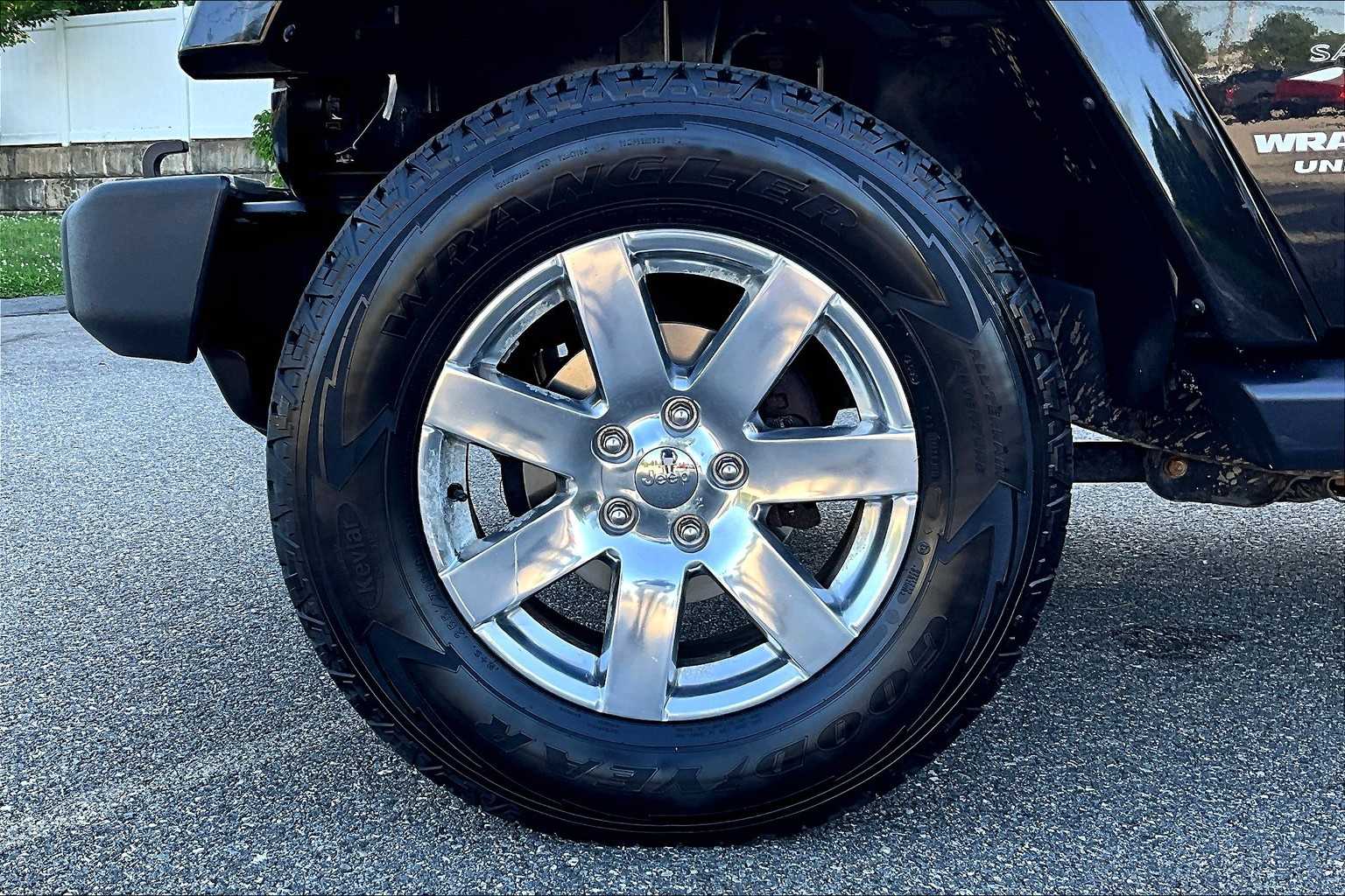 2017 Jeep Wrangler Unlimited Sahara - Photo 7
