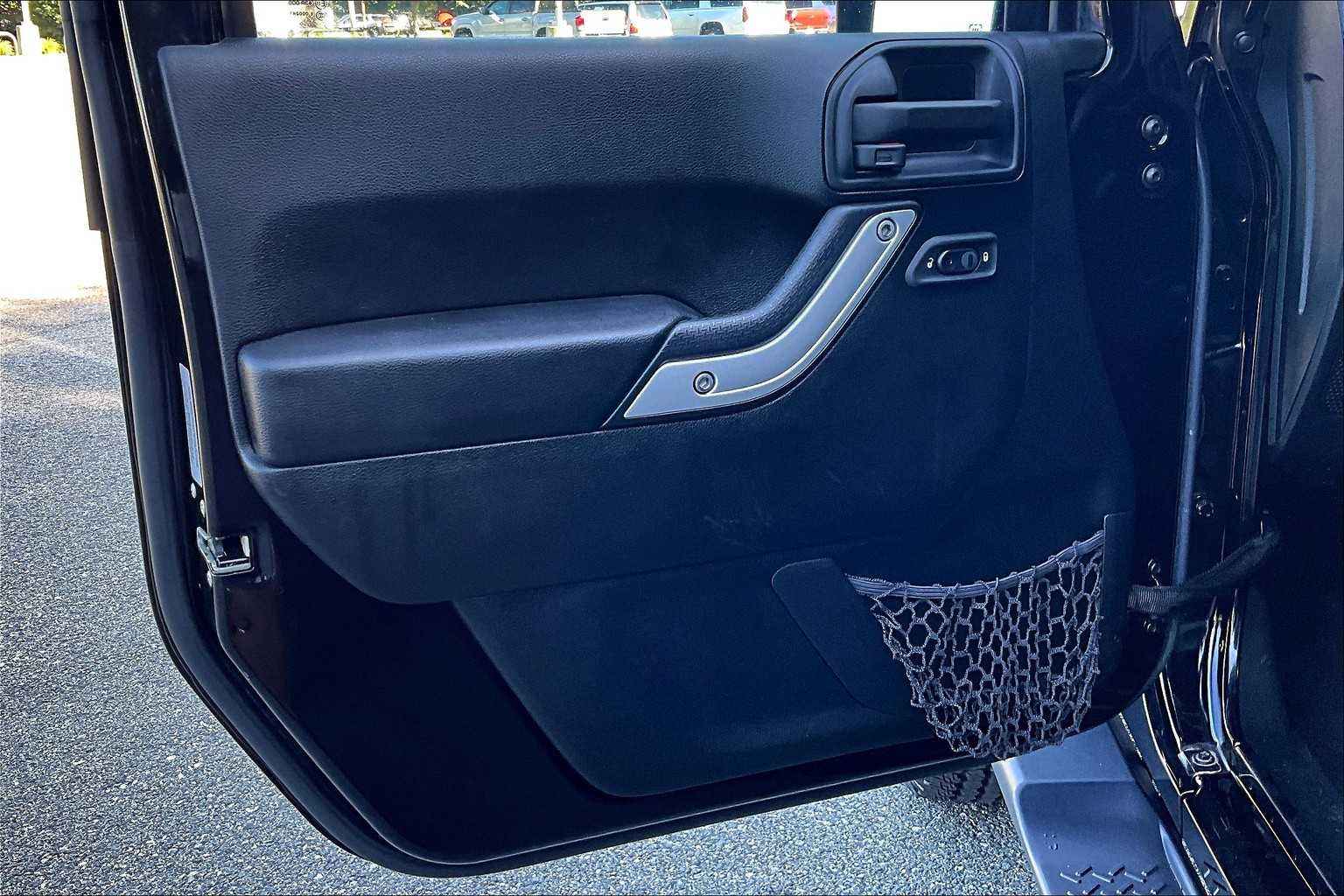 2017 Jeep Wrangler Unlimited Sahara - Photo 9