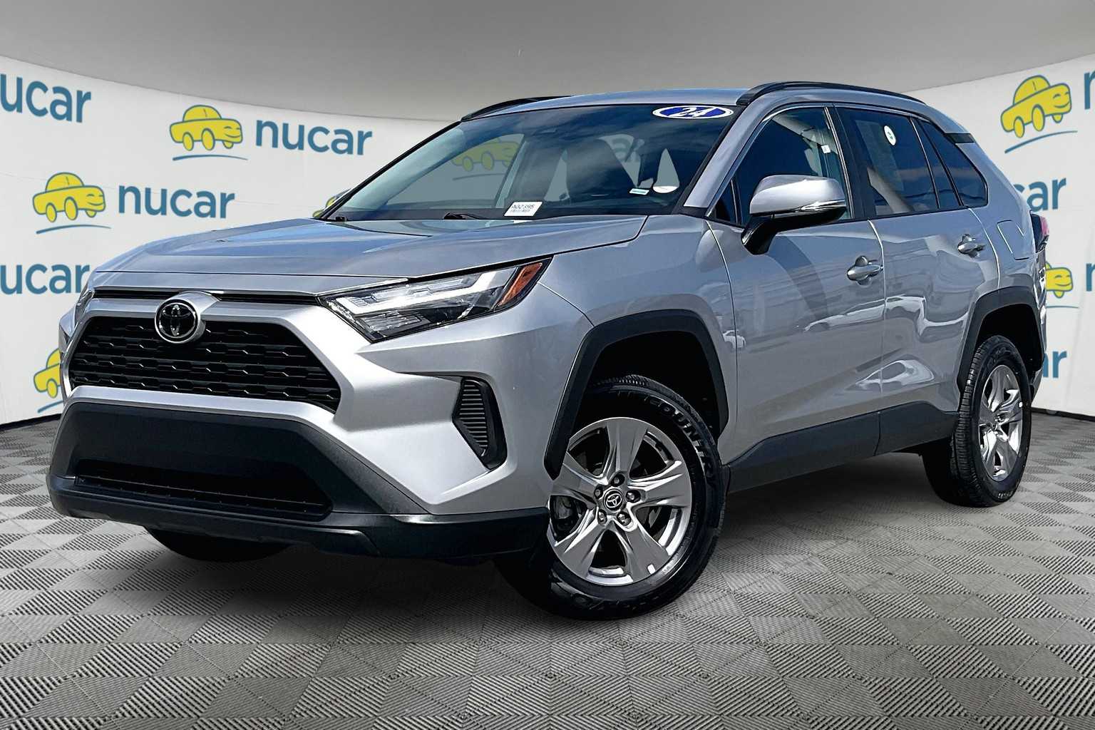 2024 Toyota RAV4 XLE - Photo 3