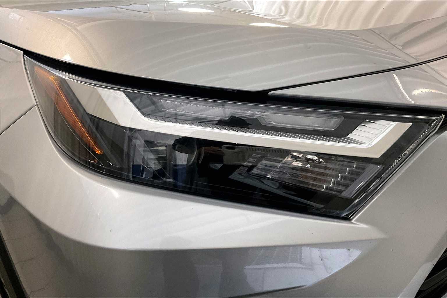 2024 Toyota RAV4 XLE - Photo 33