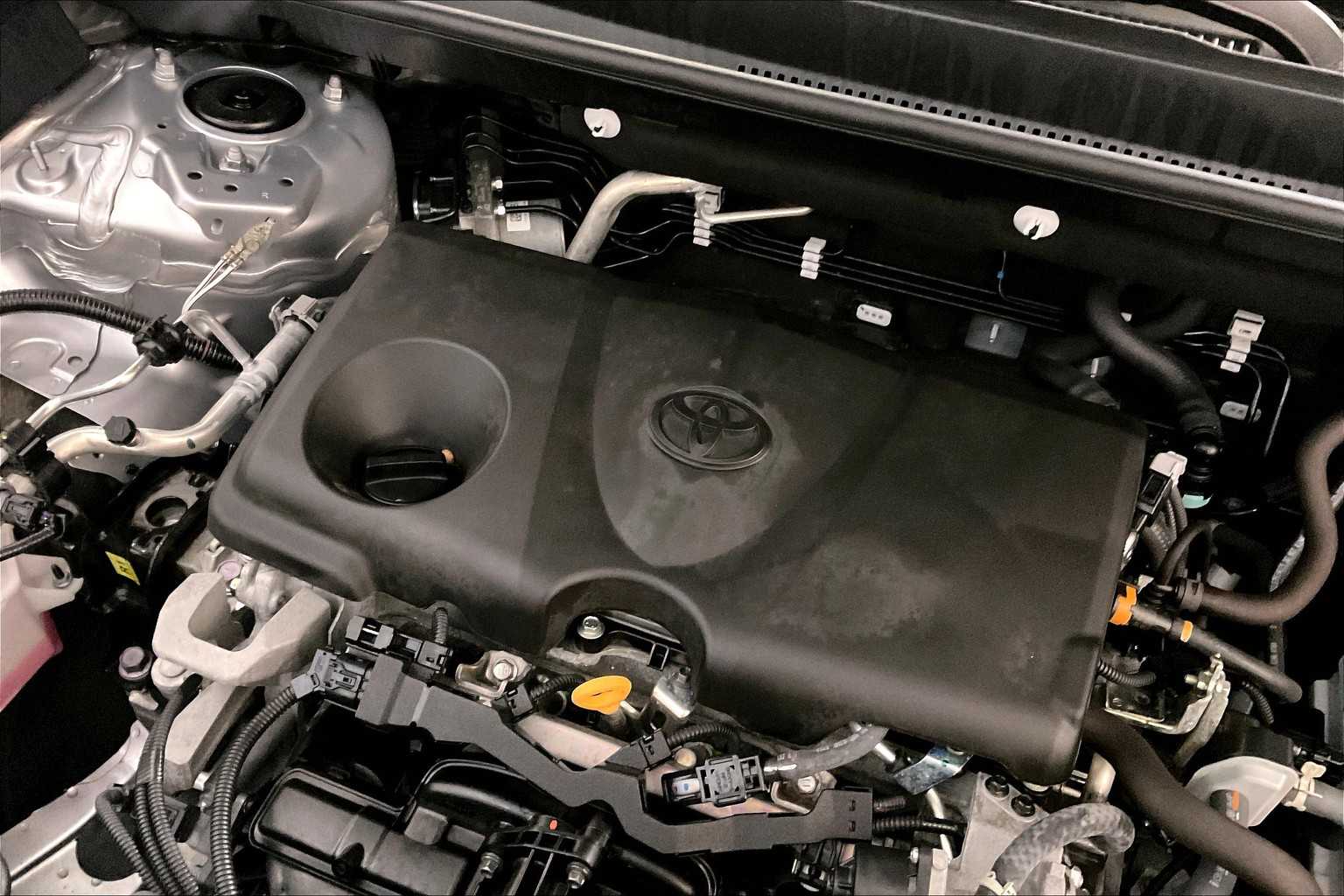 2024 Toyota RAV4 XLE - Photo 35