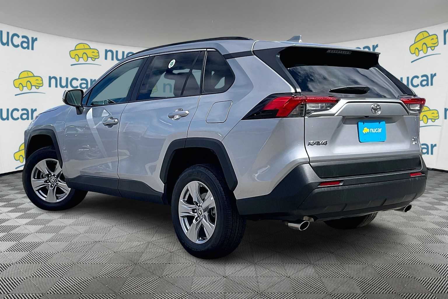 2024 Toyota RAV4 XLE - Photo 4
