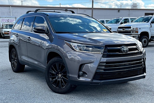 2019 Toyota Highlander SE