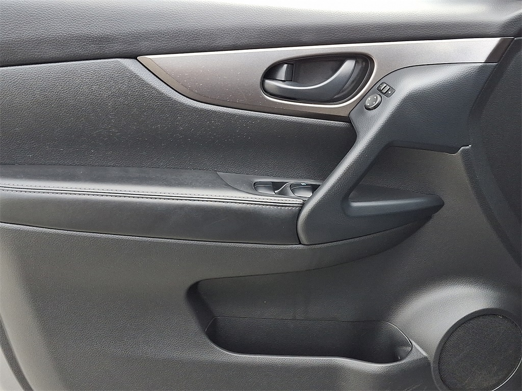 2021 Nissan Rogue Sport S - Photo 13