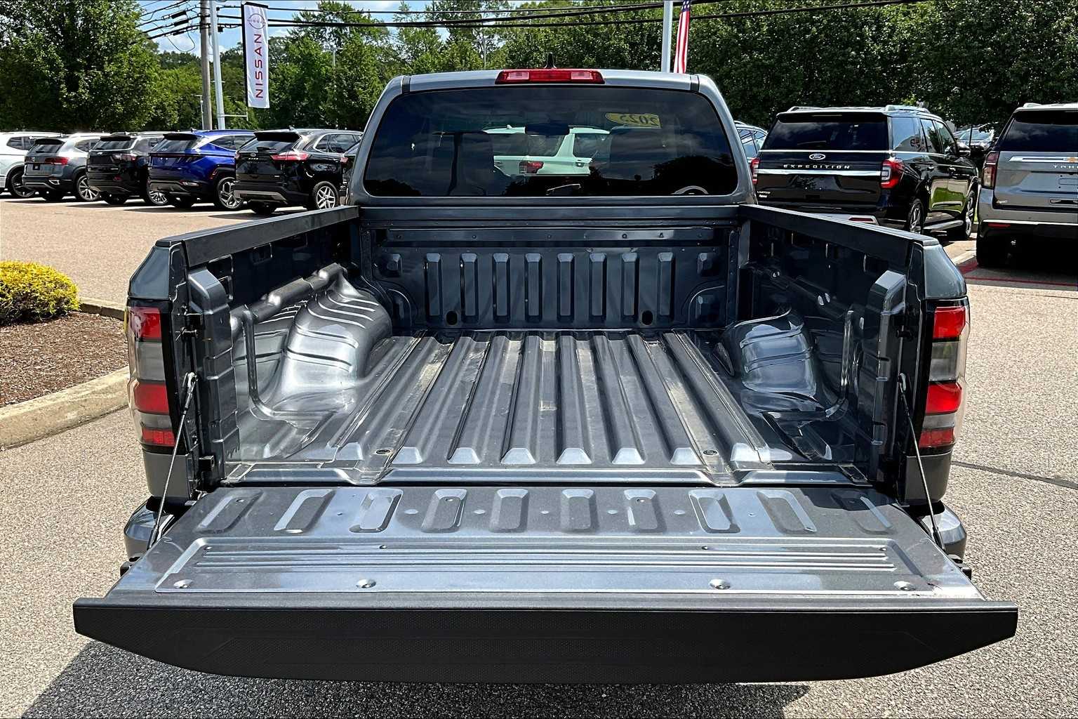 2025 Nissan Frontier SV - Photo 30
