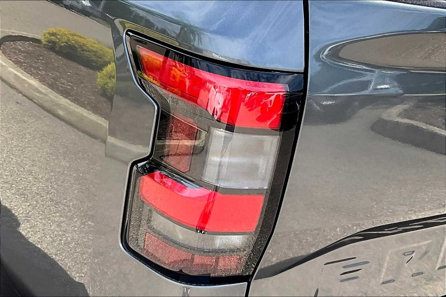 2025 Nissan Frontier SV - Photo 33