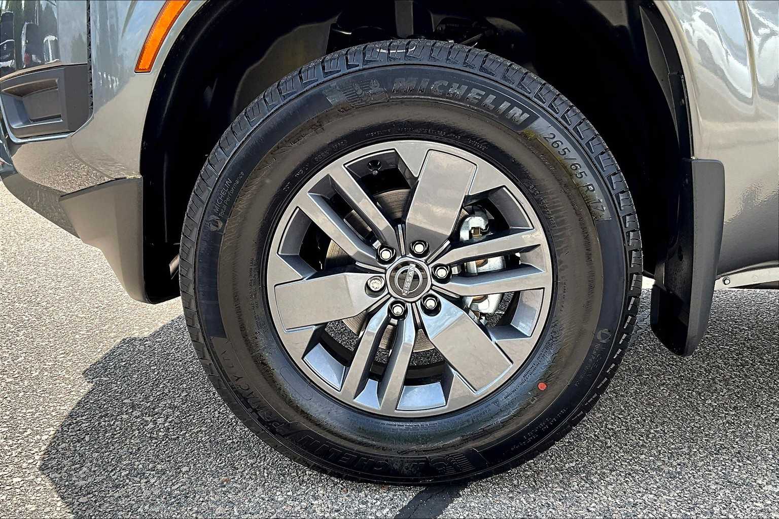 2025 Nissan Frontier SV - Photo 7