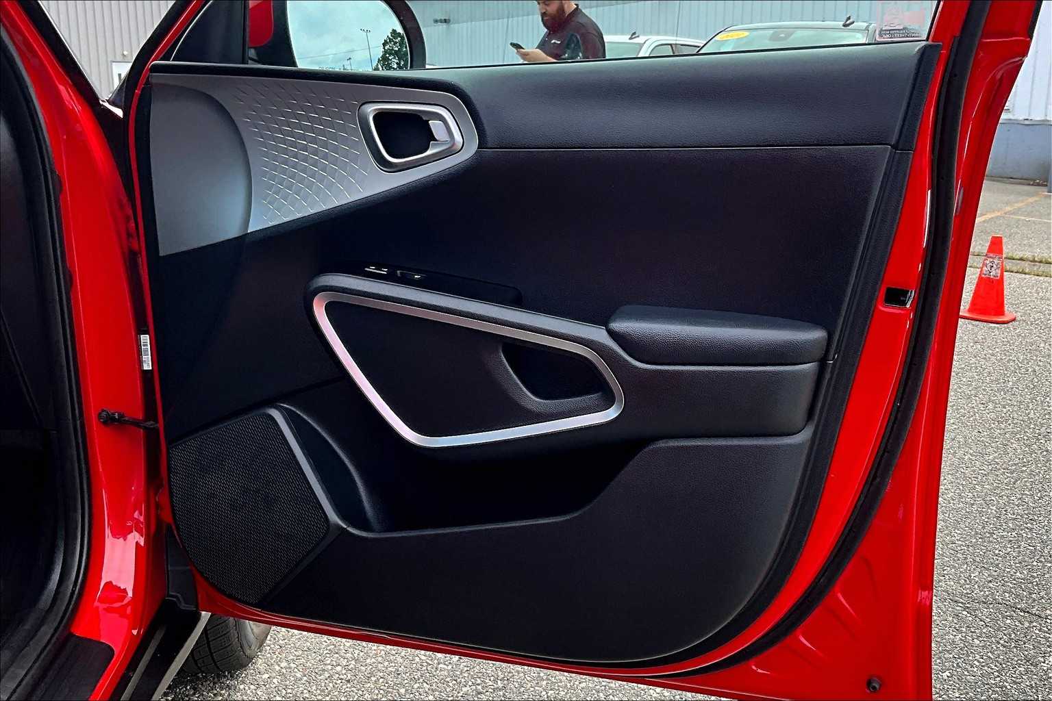 2021 Kia Soul LX - Photo 12