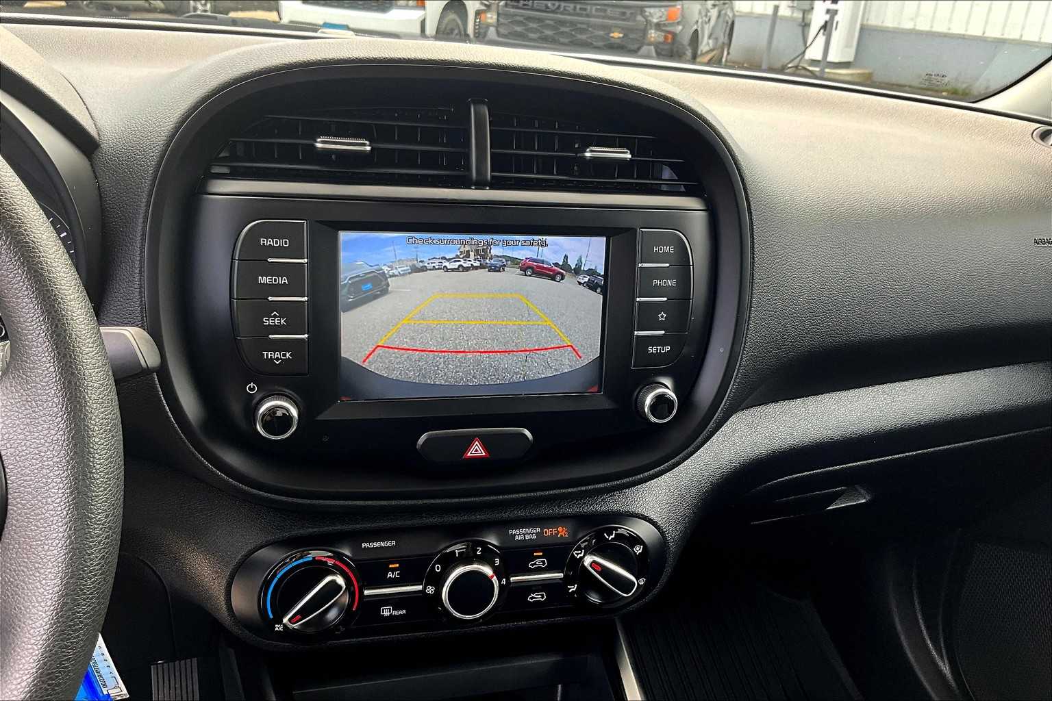 2021 Kia Soul LX - Photo 19
