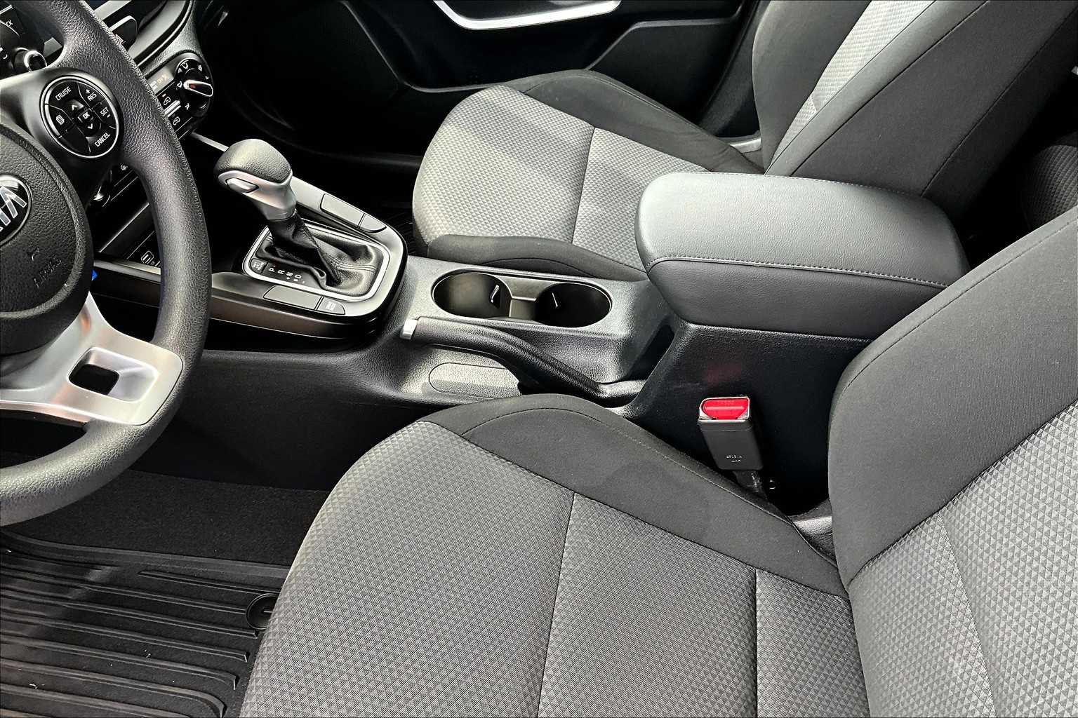 2021 Kia Soul LX - Photo 20