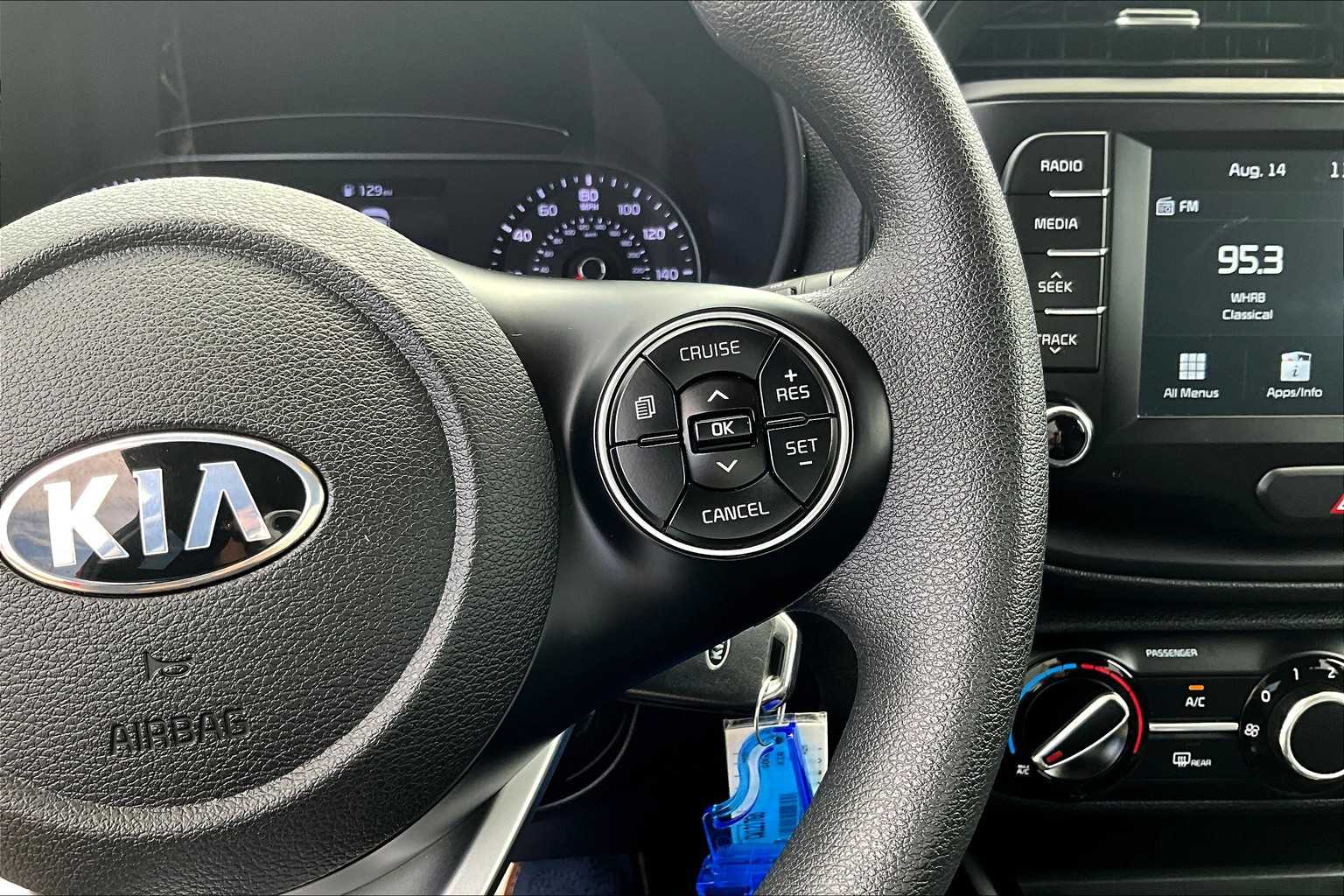 2021 Kia Soul LX - Photo 23