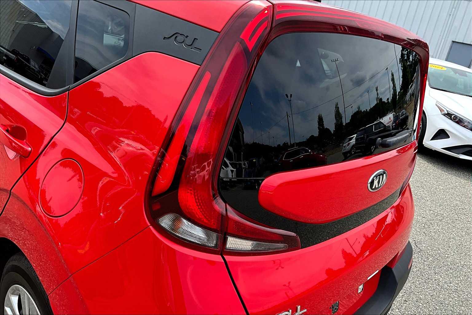 2021 Kia Soul LX - Photo 31