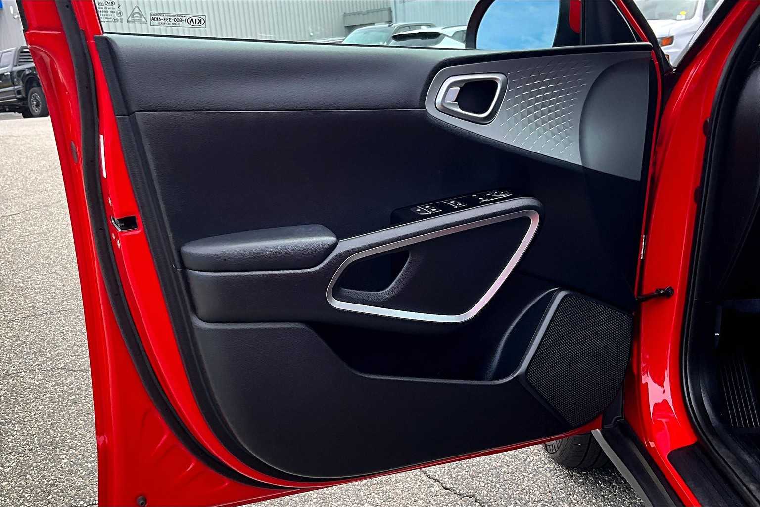 2021 Kia Soul LX - Photo 9
