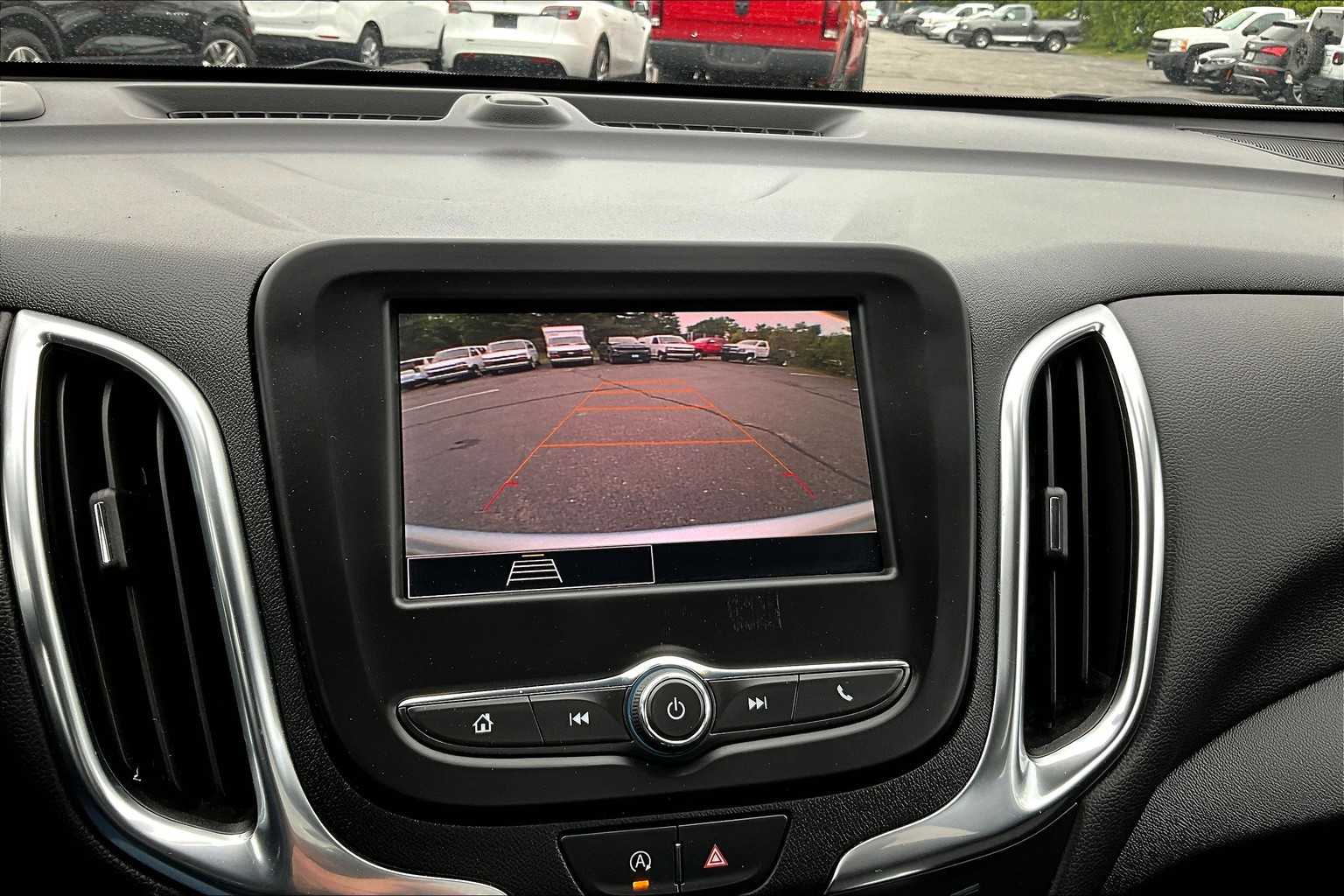 2022 Chevrolet Equinox LT - Photo 18