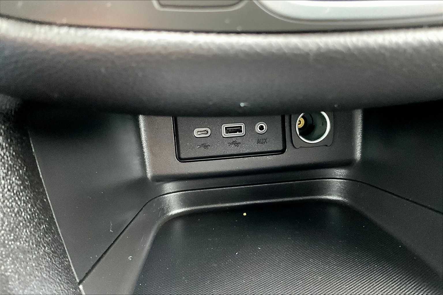 2022 Chevrolet Equinox LT - Photo 25