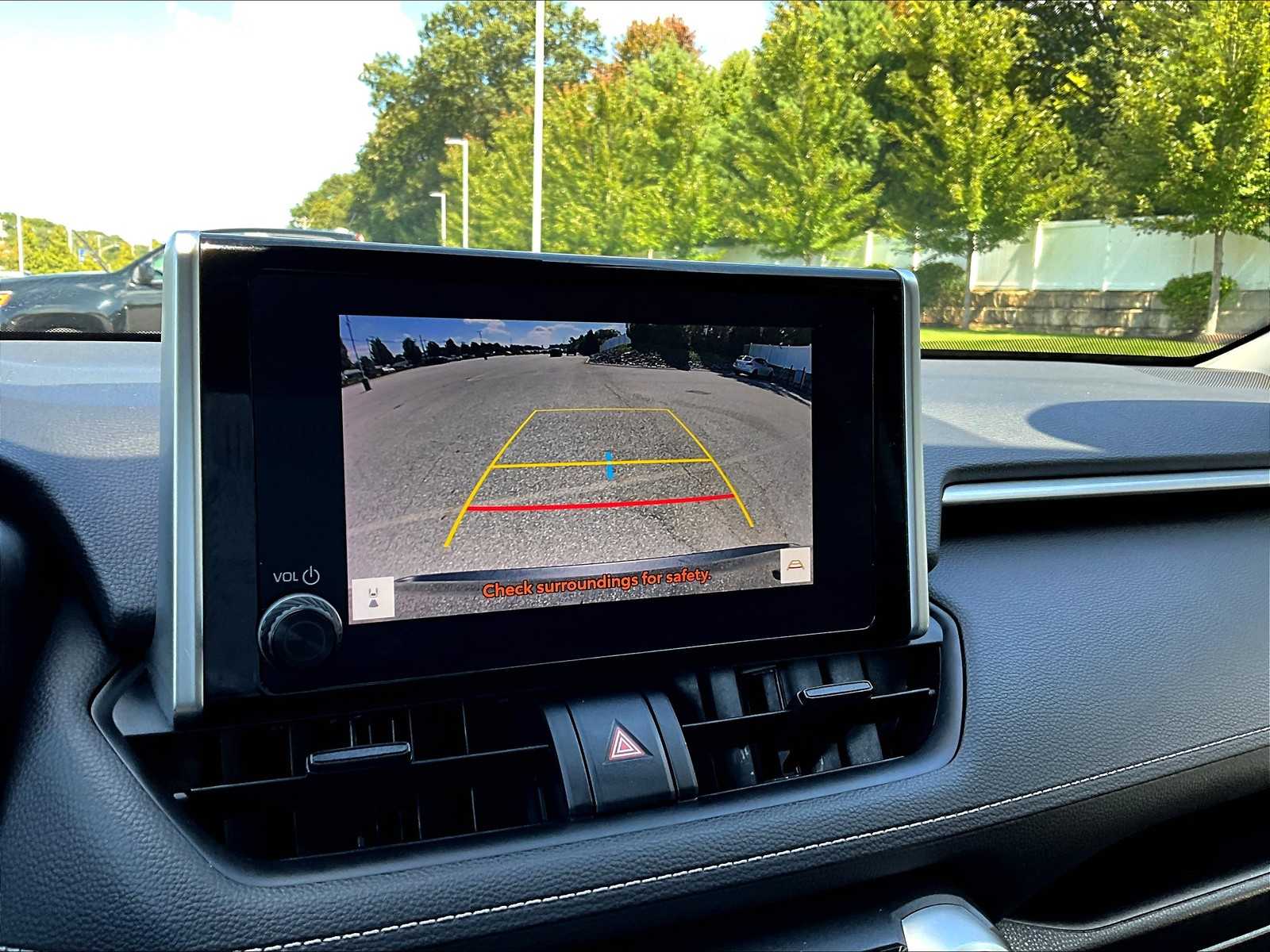 2023 Toyota RAV4 XLE - Photo 19