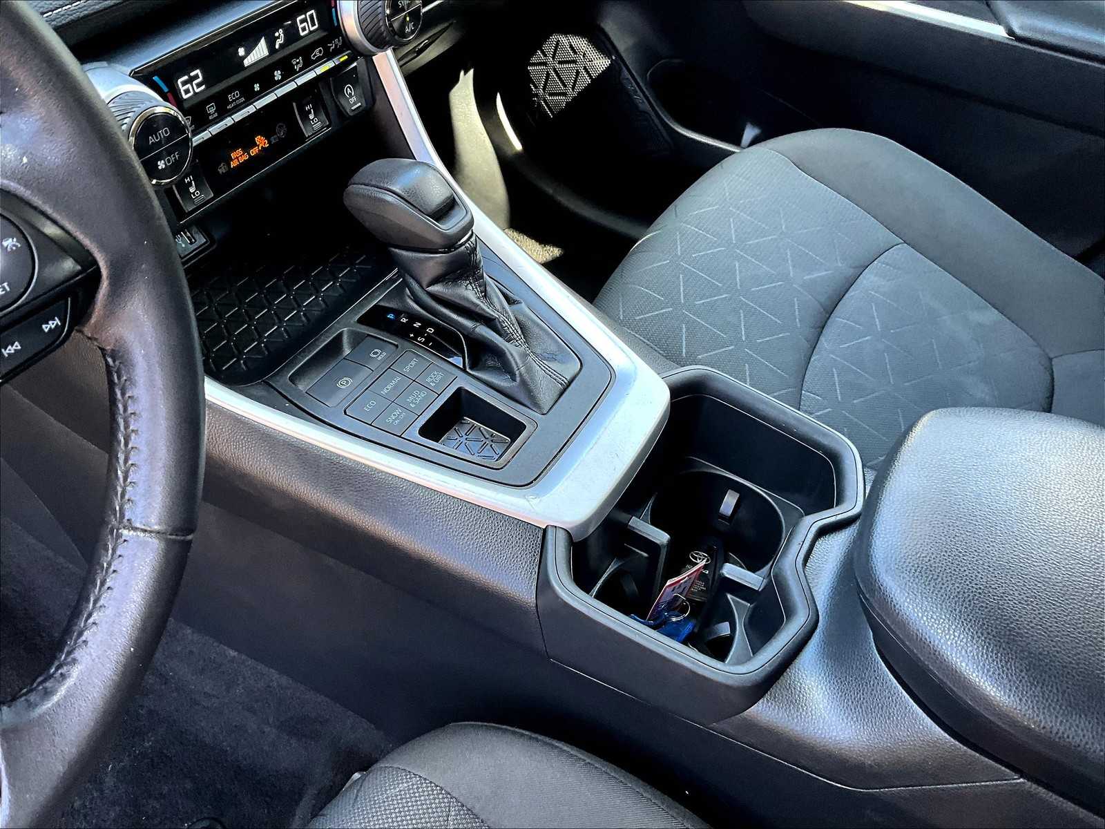 2023 Toyota RAV4 XLE - Photo 20