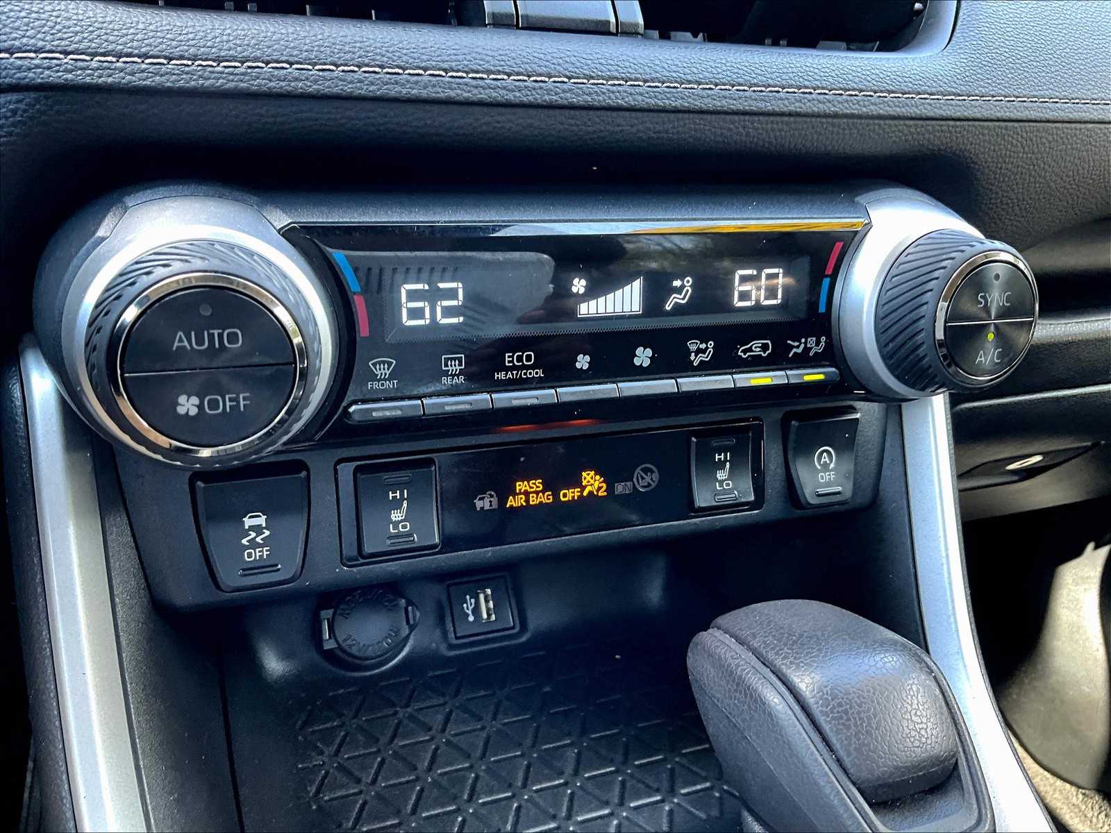 2023 Toyota RAV4 XLE - Photo 26