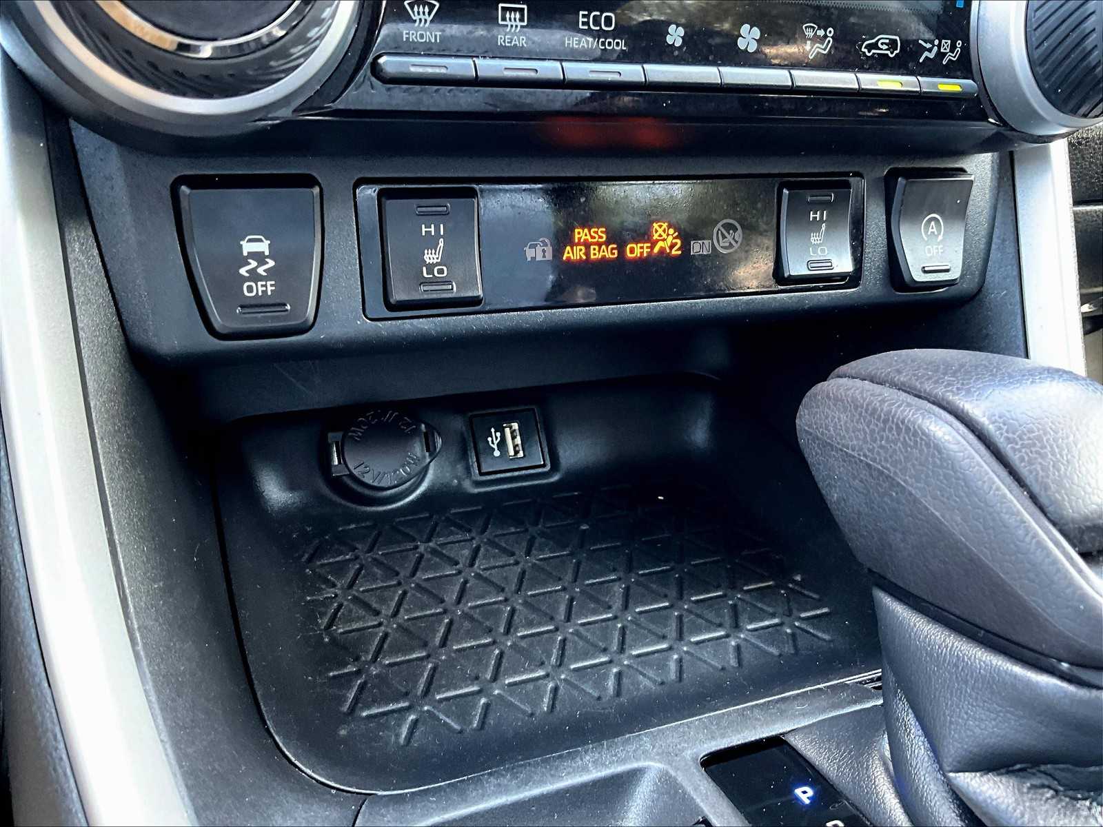 2023 Toyota RAV4 XLE - Photo 27