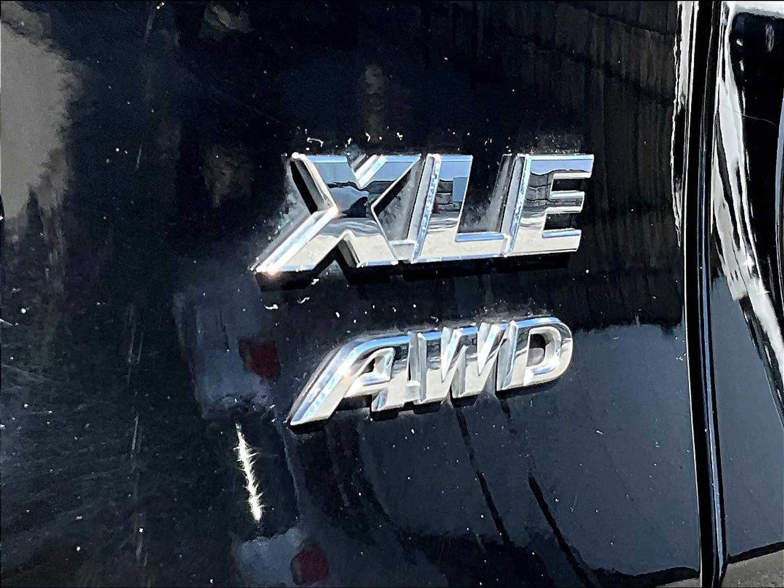 2023 Toyota RAV4 XLE - Photo 29