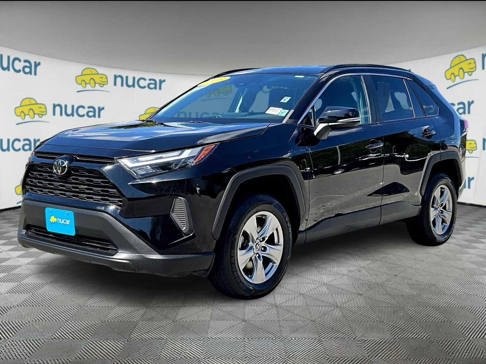 2023 Toyota RAV4 XLE - Photo 3