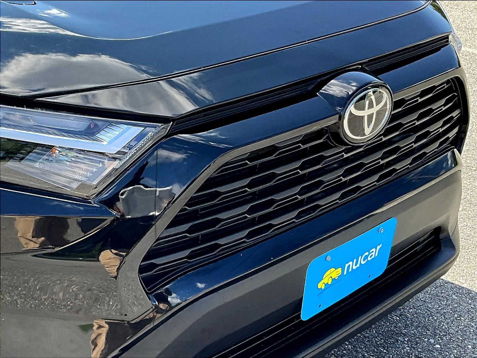 2023 Toyota RAV4 XLE - Photo 32
