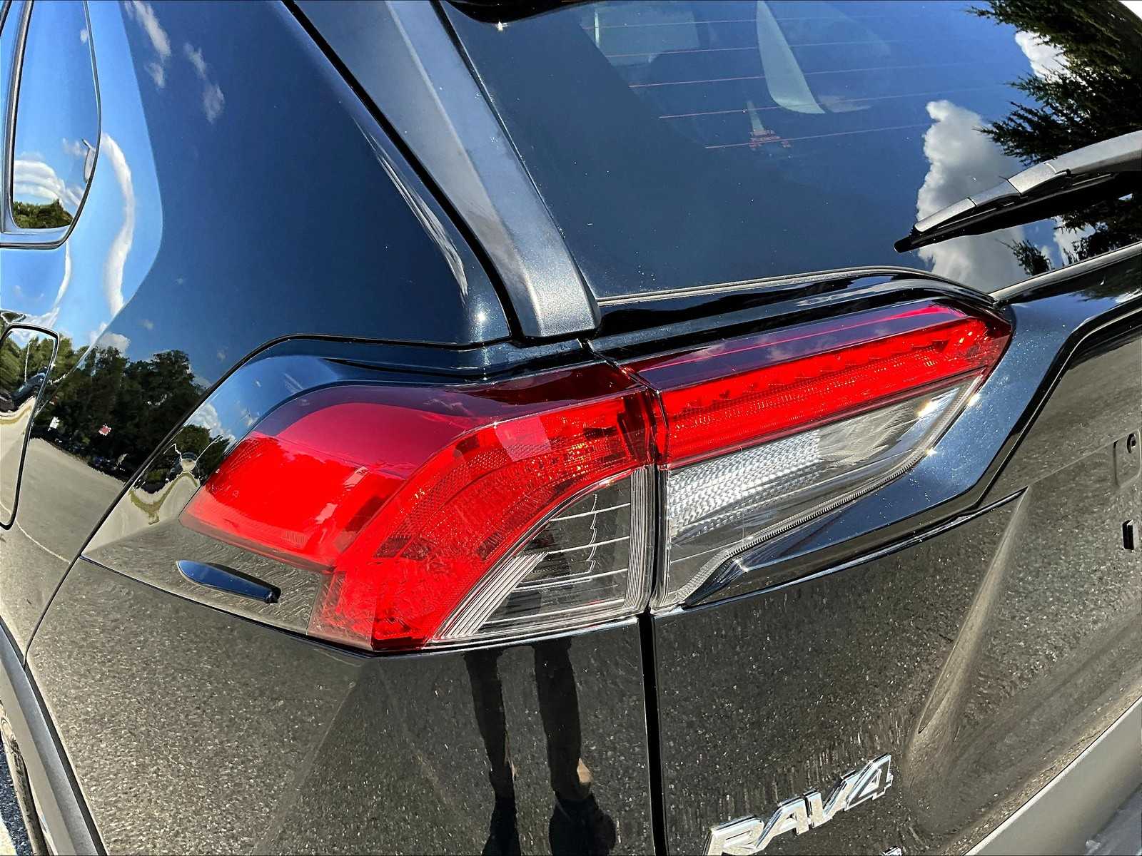 2023 Toyota RAV4 XLE - Photo 34