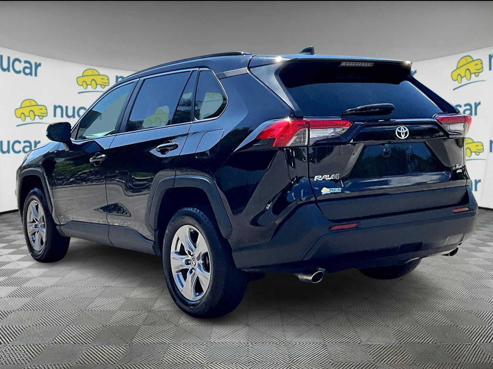 2023 Toyota RAV4 XLE - Photo 4