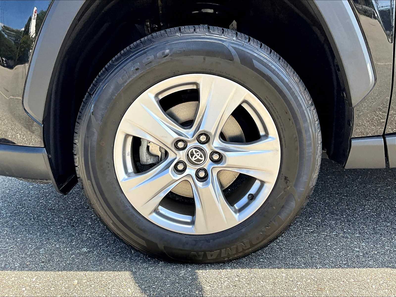2023 Toyota RAV4 XLE - Photo 7