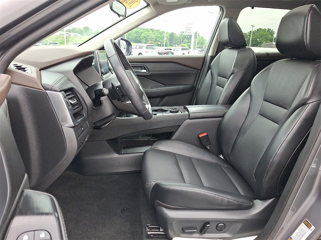 2023 Nissan Rogue SV - Photo 14